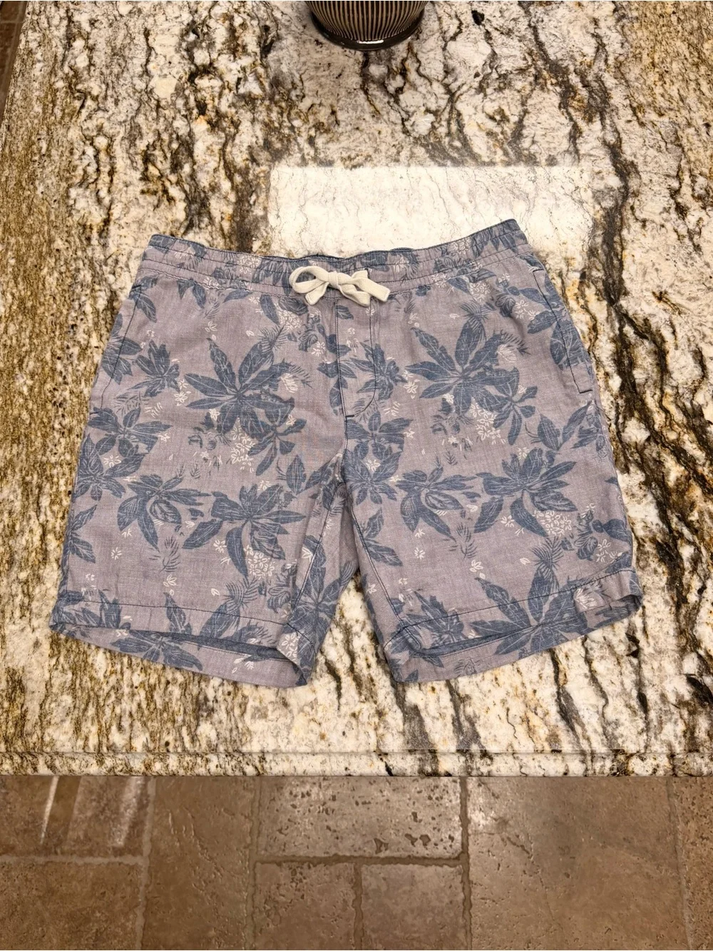 Goodfellow & Co. 100% Cotton Gray & Blue Floral Mens Size Medium Shorts